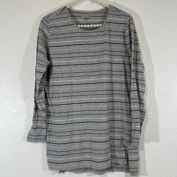 SERRA Stripe Long Sleeve High-low hemline with side slits
Top Size Large - Picture 1 of 5